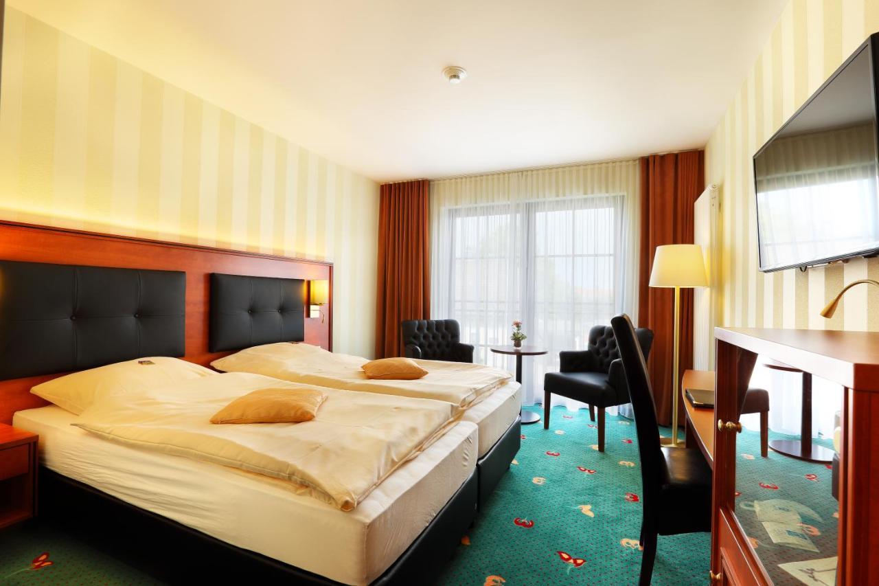 Hotel Freihof Hiddenhausen Екстериор снимка