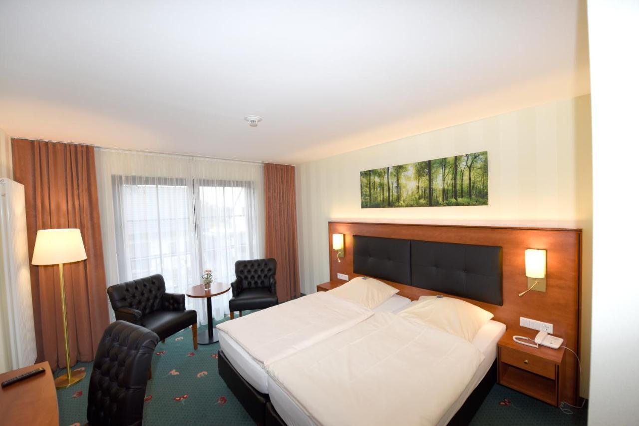 Hotel Freihof Hiddenhausen Екстериор снимка