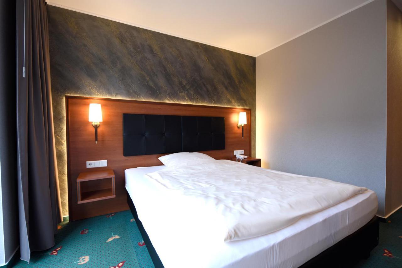 Hotel Freihof Hiddenhausen Екстериор снимка