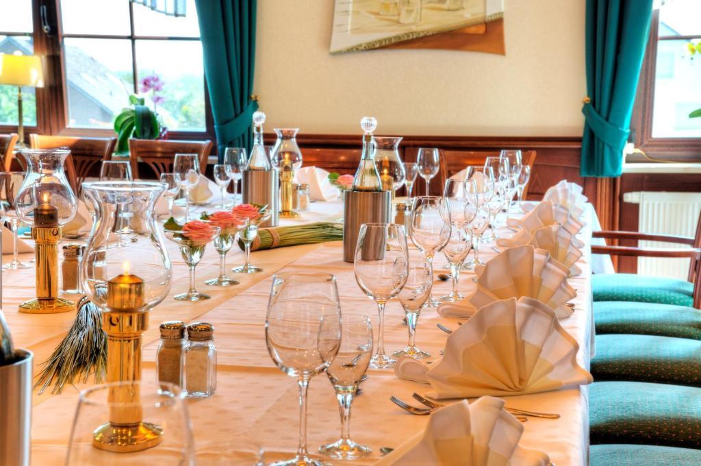 Hotel Freihof Hiddenhausen Екстериор снимка