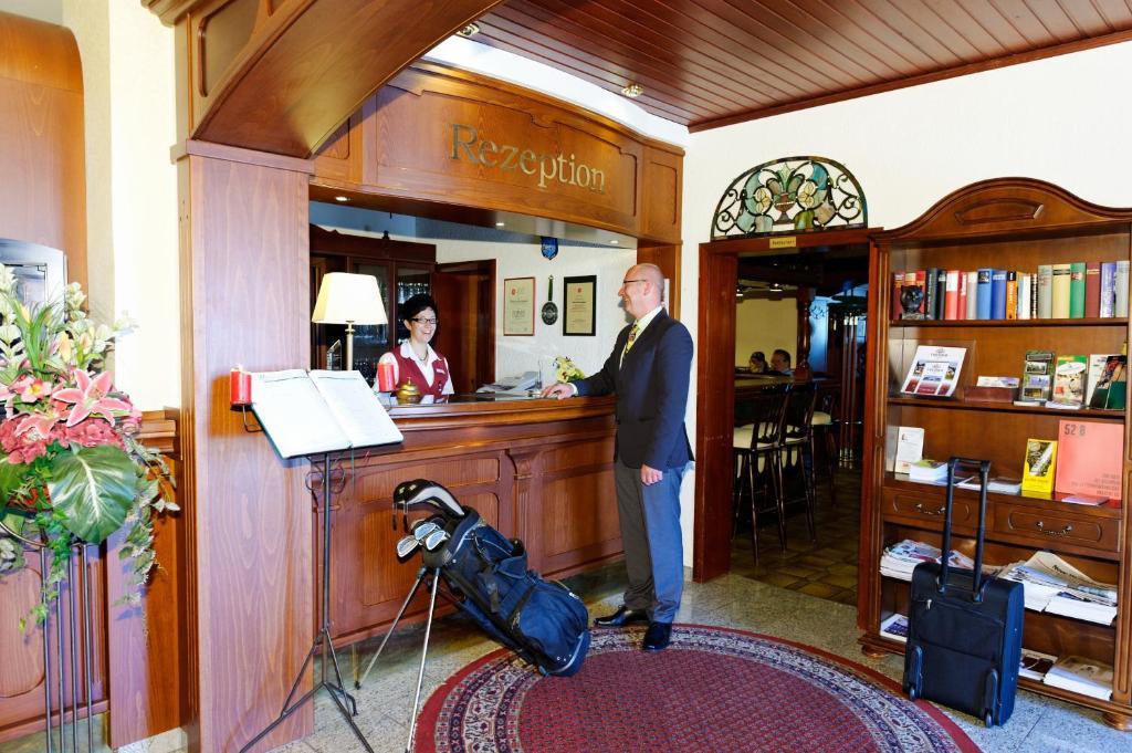Hotel Freihof Hiddenhausen Екстериор снимка